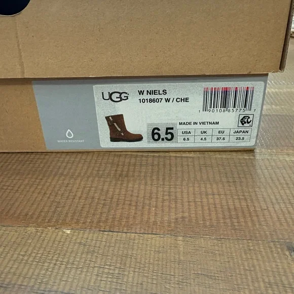 NIB UGG Chestnut Boots with Buckle Detail - Picture 10 of 10